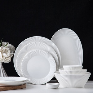 High-Aesthetics Garland Scandinavian White Porcelain Fish Plate